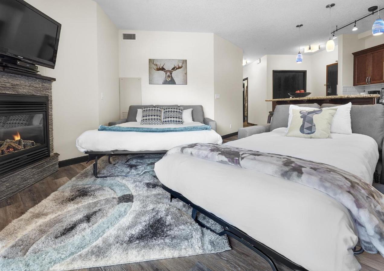 Mountain Fun - With Open Pool And Hot Tub Apartment Canmore Exterior photo