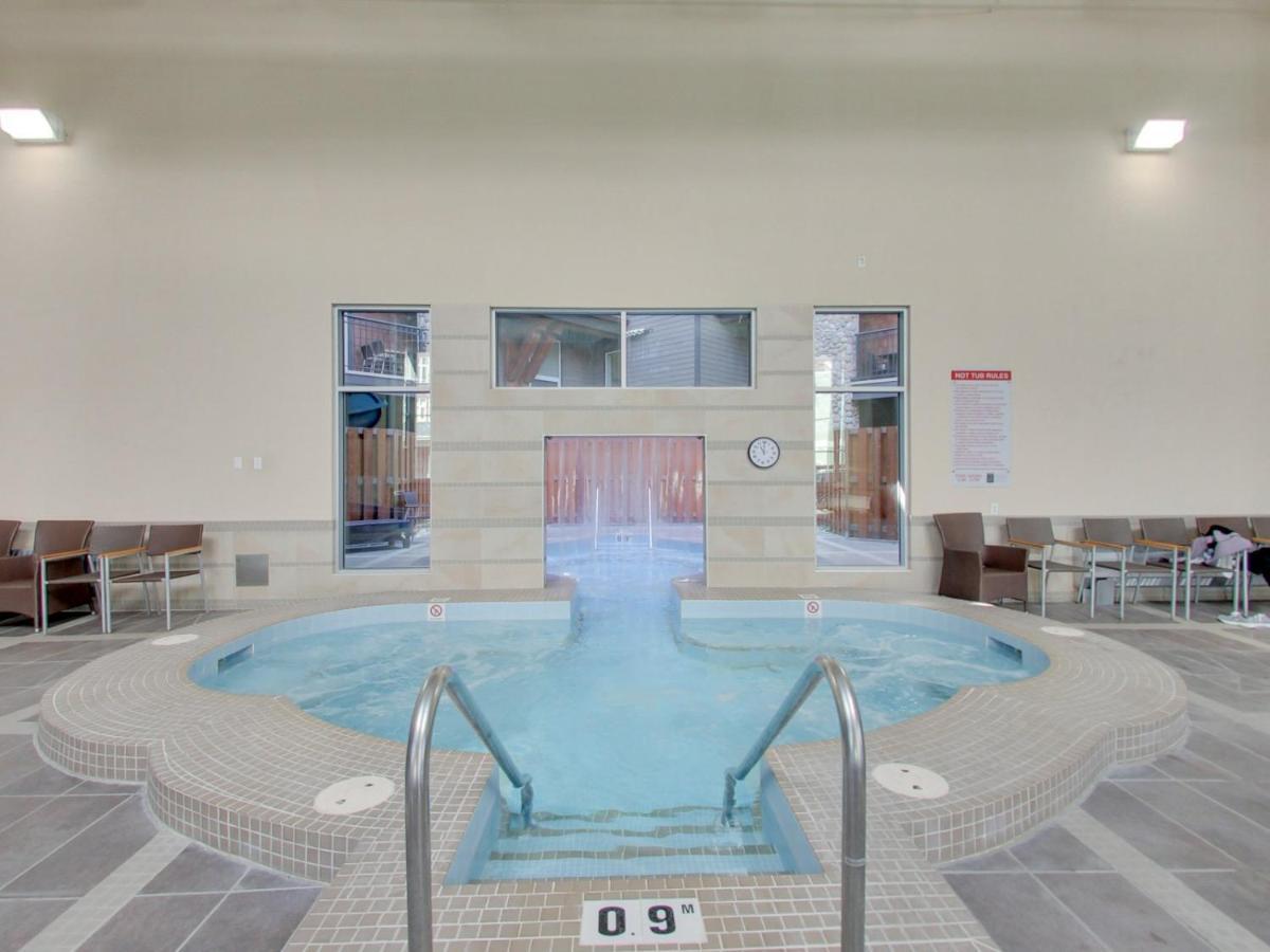 Mountain Fun - With Open Pool And Hot Tub Apartment Canmore Exterior photo