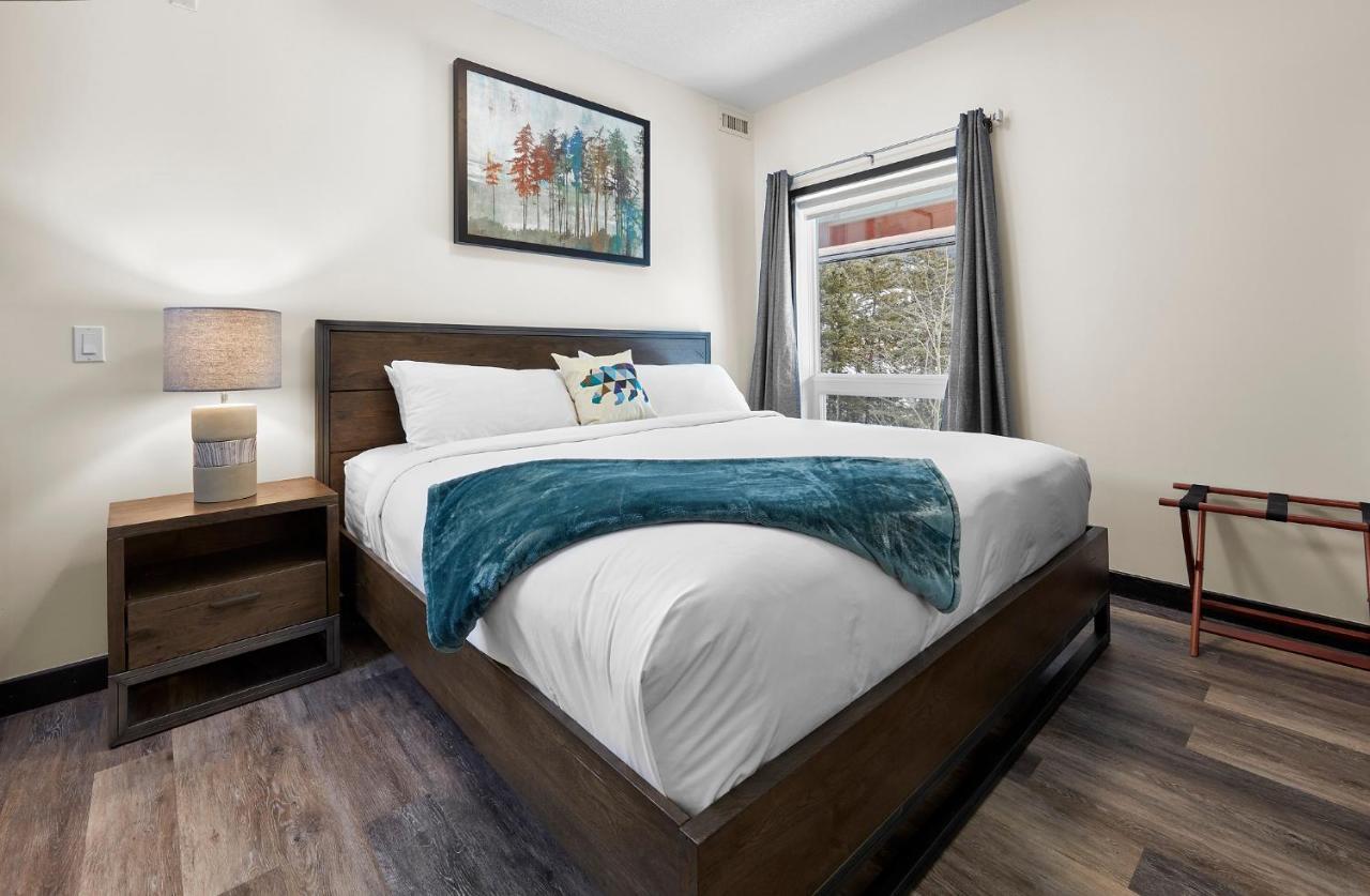 Mountain Fun - With Open Pool And Hot Tub Apartment Canmore Exterior photo